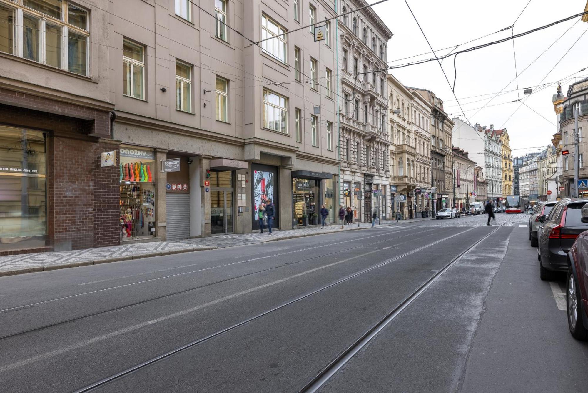 Chic & New Town By Subway * Praha
