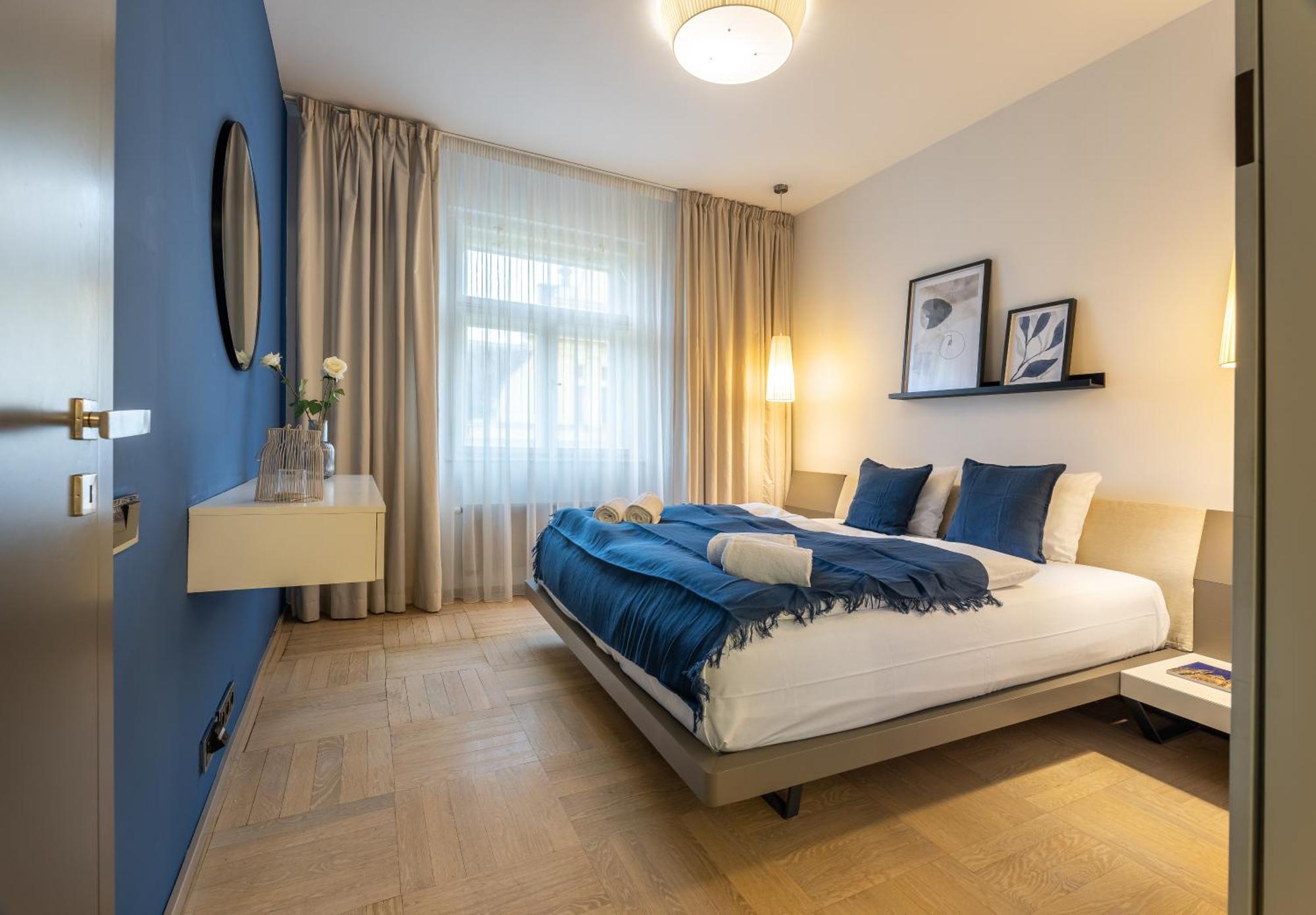 Chic & New Town By Subway Praha